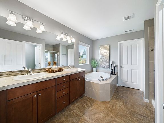 4th image of 12504 SE 302nd Pl