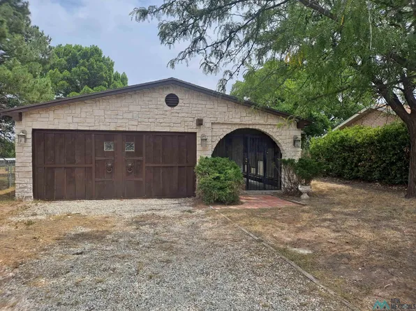 614 N 11th St, Carlsbad, NM 88220