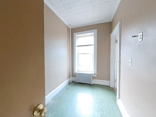 Rented by Remax Edge | media 18