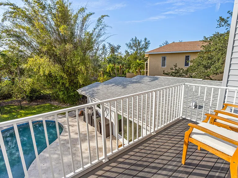 430 Island Cir — Photo 42