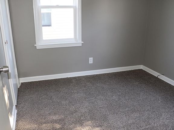 5th image of 706 S Leonard St