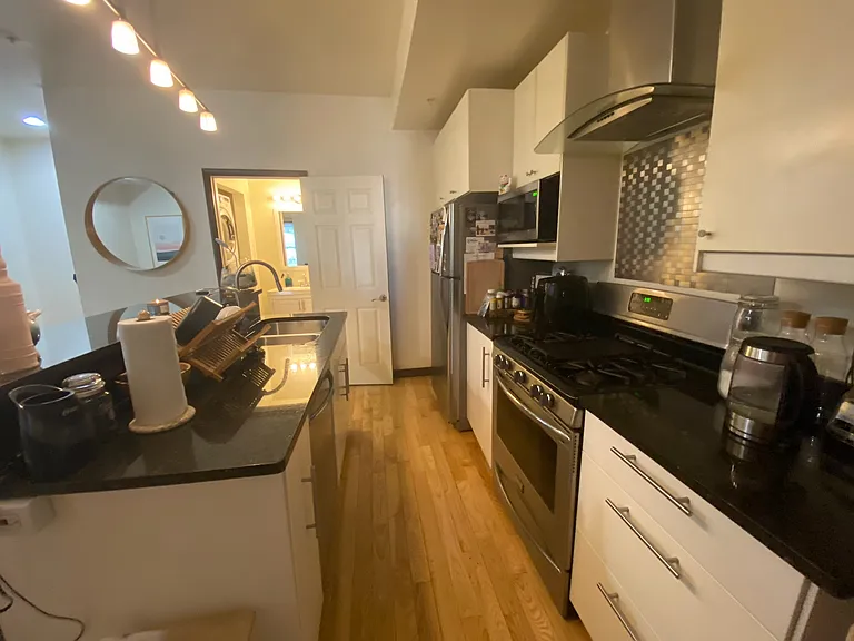 925 N Calvert St #1R — Photo 6