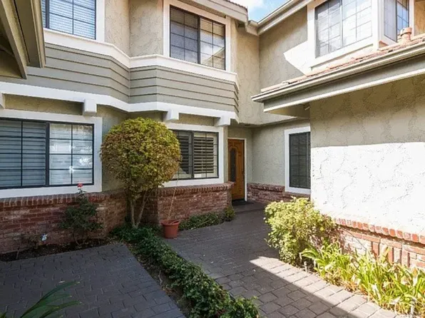 29756 Strawberry Hill Dr, Agoura Hills, CA 91301