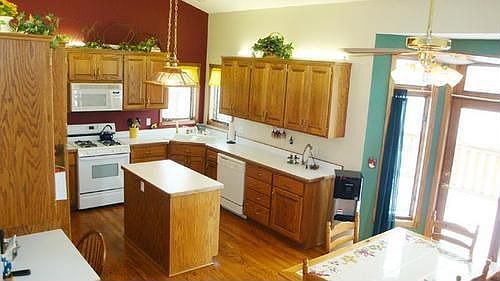 4th image of 18630 Buchanan St NE