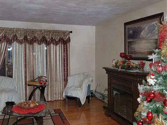 3rd image of 14 Sweet Hill Dr