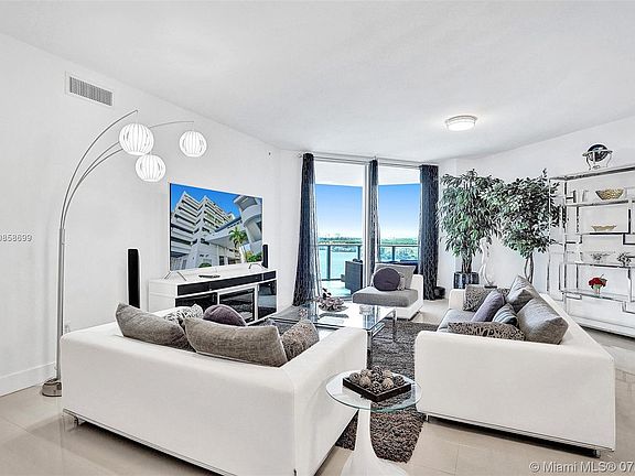 5th image of 17301 Biscayne Blvd APT 1207