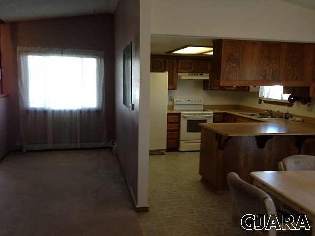 2nd image of 3061 1/2 Gunnison Ave