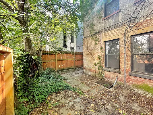 Rented by Pear NYC LLC | media 38