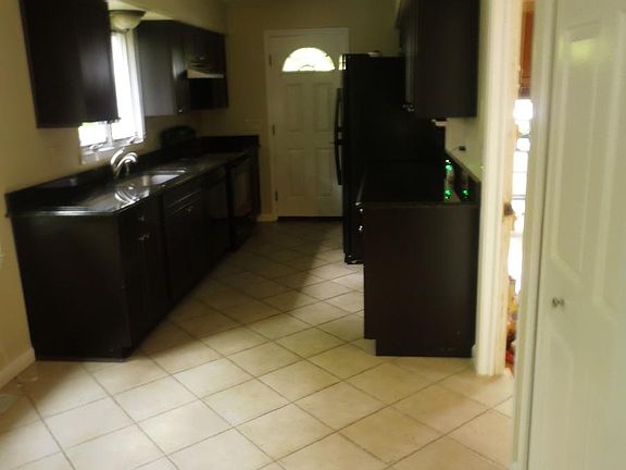 4th image of 416 Oakdale St