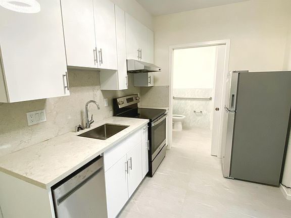 Kitchen viewing from main entrance