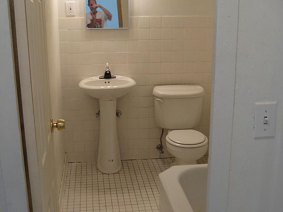 4th image of 729 8th Ave SE APT 7