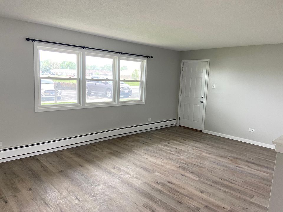 1st image of 178 Mohawk Dr #2
