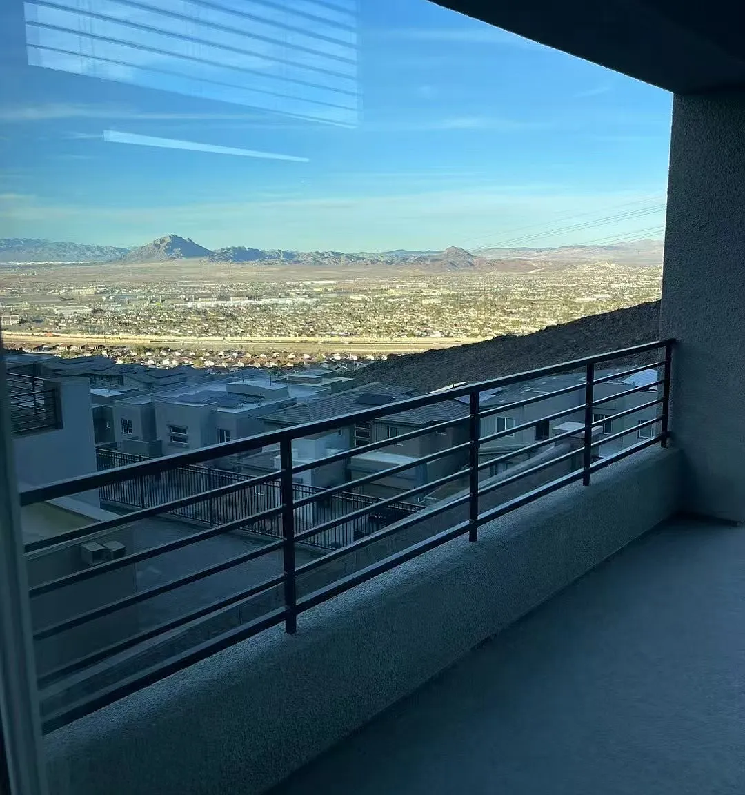 4 bed, 3826 sqft, $7,895 — Photo 3