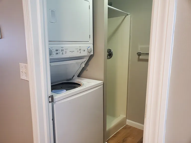 401 Patchen Rd — Photo 12