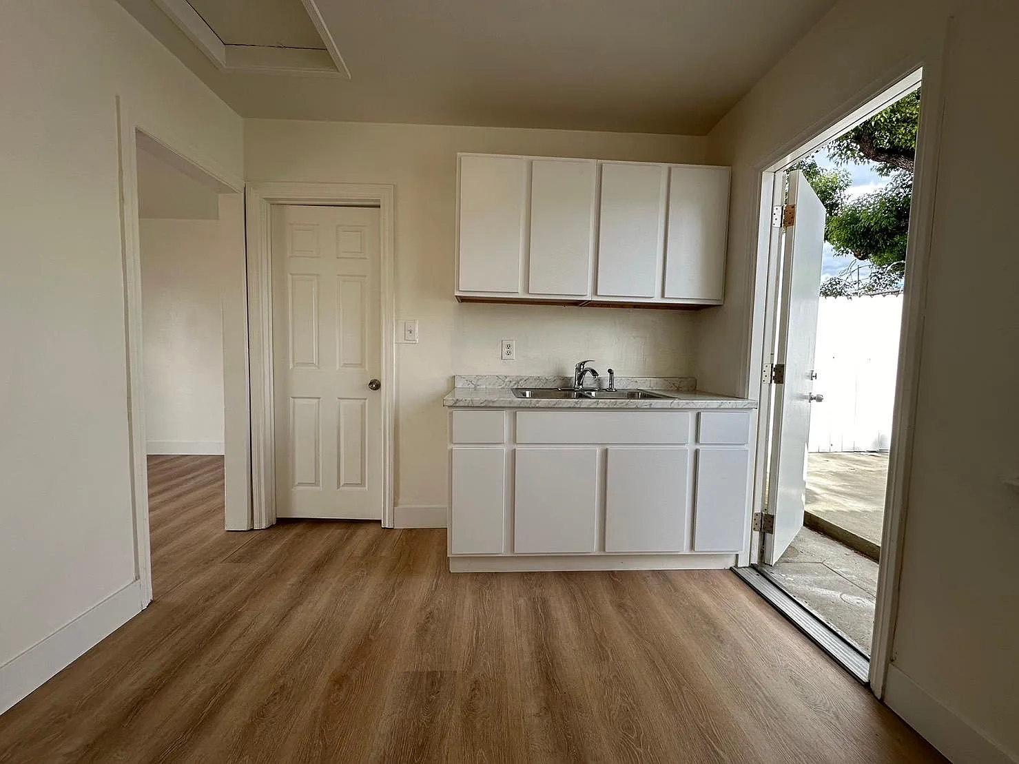 Studio, 340 sqft, $1,550 — Photo 4