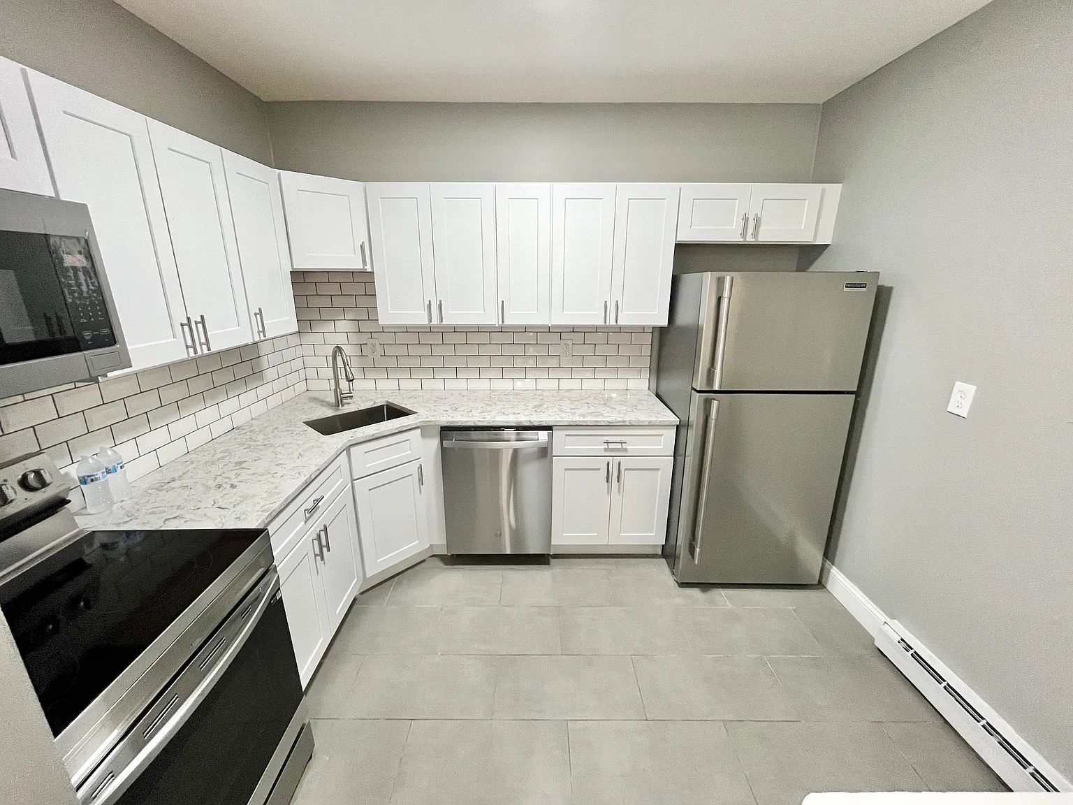 2 bed, 800 sqft, $1,700 — Photo 2