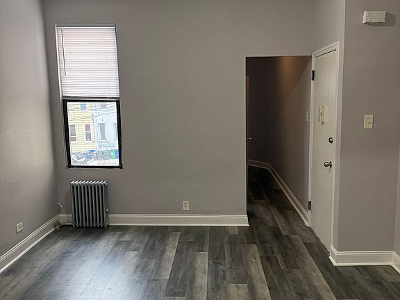 4th image of 8831 85th St