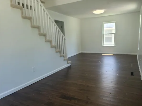 5041 College Ave, Kansas City, MO 64130