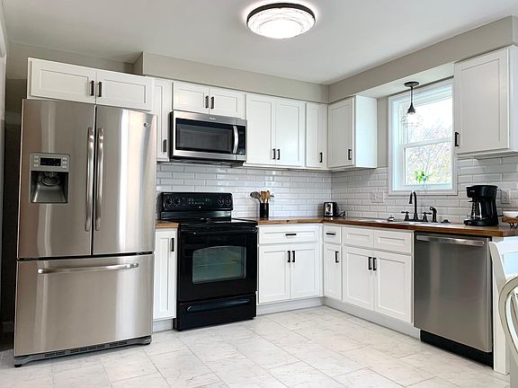 5th image of 424 Circle Dr