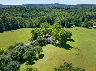 697 Bottom Rd, Palmer, TN 37365