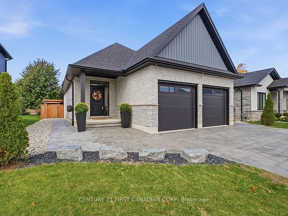 3rd image of 12 Briscoe Cres