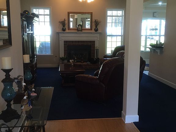 4th image of 215 Keaton Dr