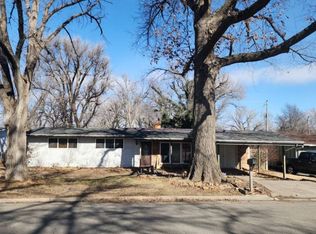 1516 SW Clontarf St, Topeka, KS 66611