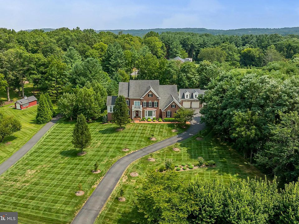 1st image of 16146 Waterford Creek Cir