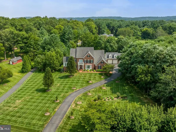 16146 Waterford Creek Cir, Hamilton, VA 20158
