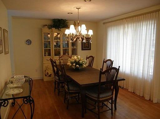 4th image of 2 Orchard Hill Dr