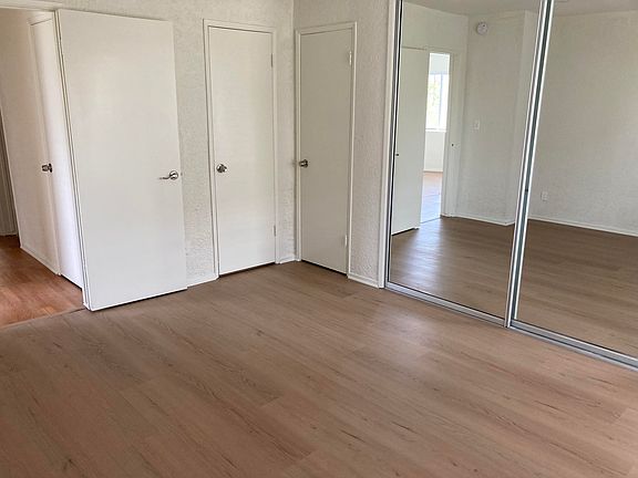 5th image of 119 Driftwood St #7