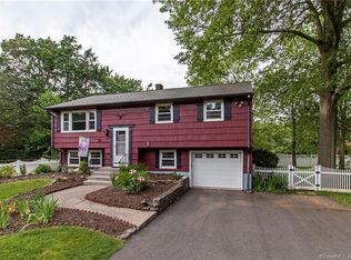73 Rockledge Dr, Meriden, CT 06450