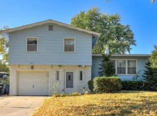 3910 Parkview Dr, Omaha, NE 68134