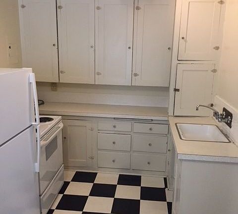 2nd image of 526 Belmont Ave E APT 302