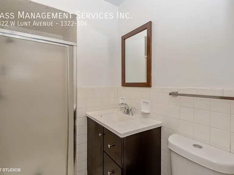 1322 W Lunt Ave #106 — Photo 5
