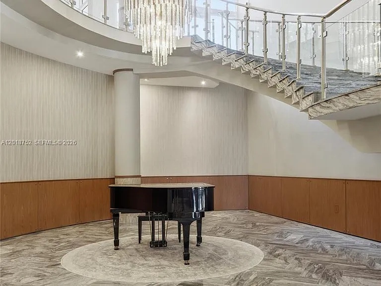 5401 Collins Ave #102 — Photo 30