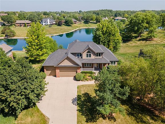 2nd image of 755 SE Southbranch Dr