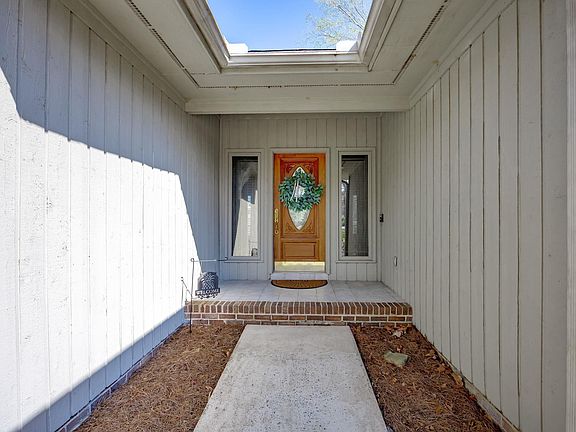 4th image of 1045 Jones Rd