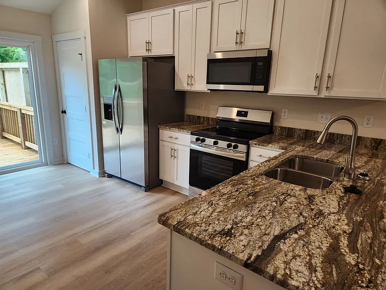 804 Church St #B — Photo 8