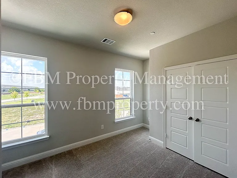 2133 Layla Dr — Photo 17
