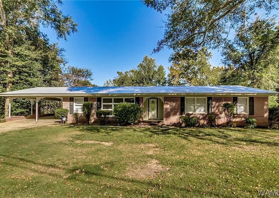 1st image of 4 Dogwood Ln