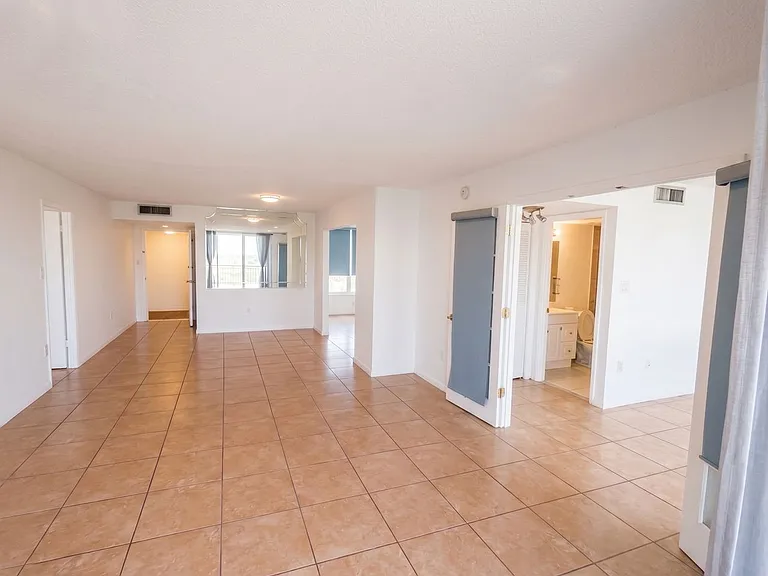 18011 Biscayne Blvd #19021 — Photo 15