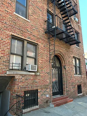 Rented by LRGNY Group, Inc. | media 29