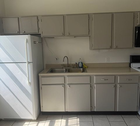 5th image of 632 Mercer St #B