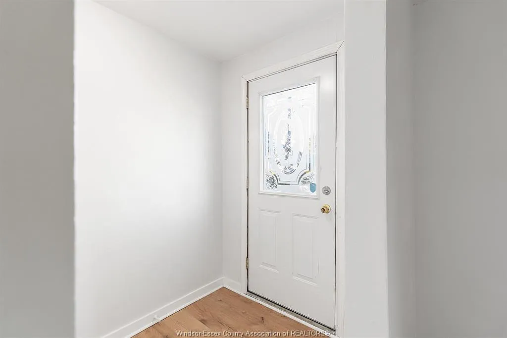 3 bed, $2,200 — Photo 4