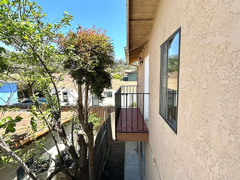 1009 E Haley St — Photo 19
