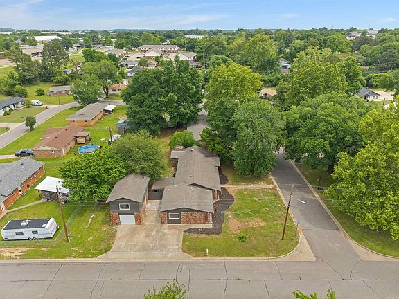 3rd image of 101 Martin Cir