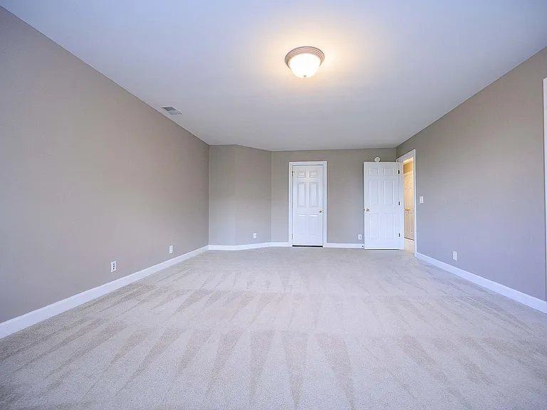 2256 Westwood Dr — Photo 24