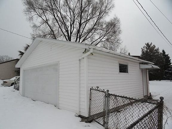 5th image of 1322 Marquette Ave