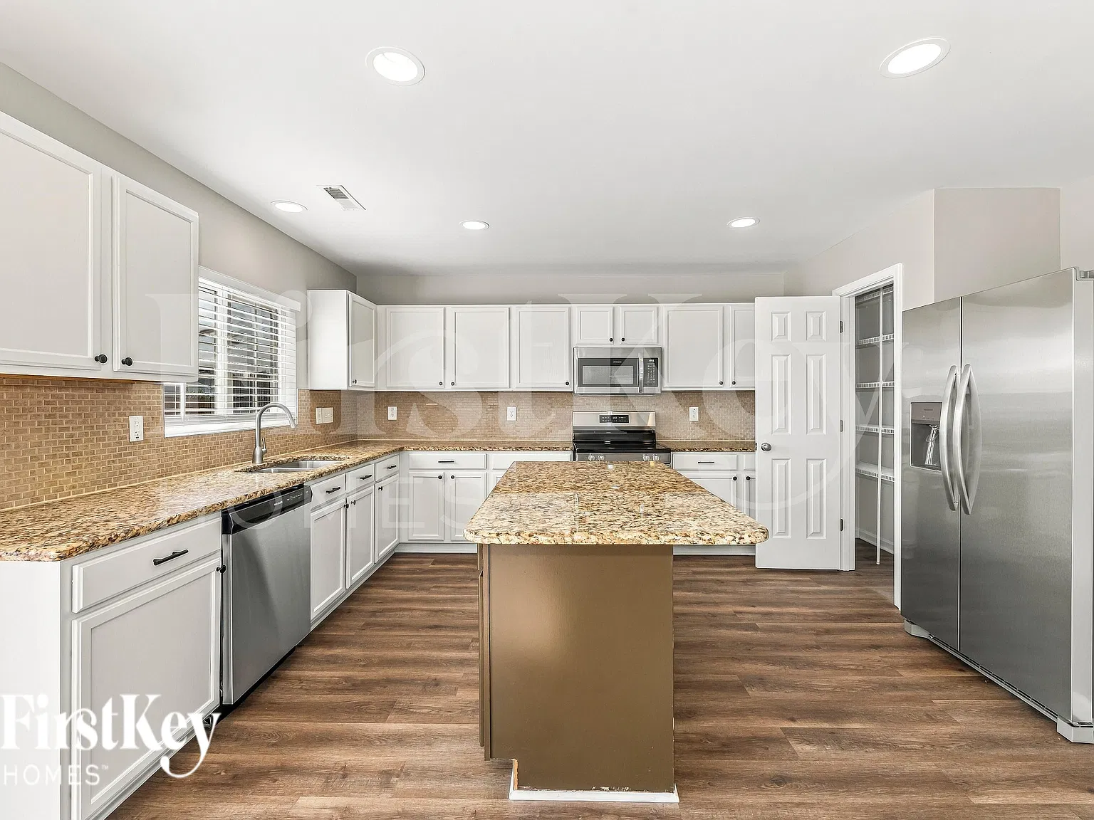 3 bed, 2.5 bath, 1873 sqft, $1,915 — Photo 4